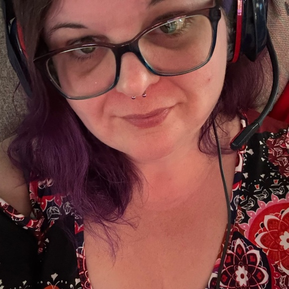 Meet your Posher, Stevie-Leigh - Picture 3 of 8